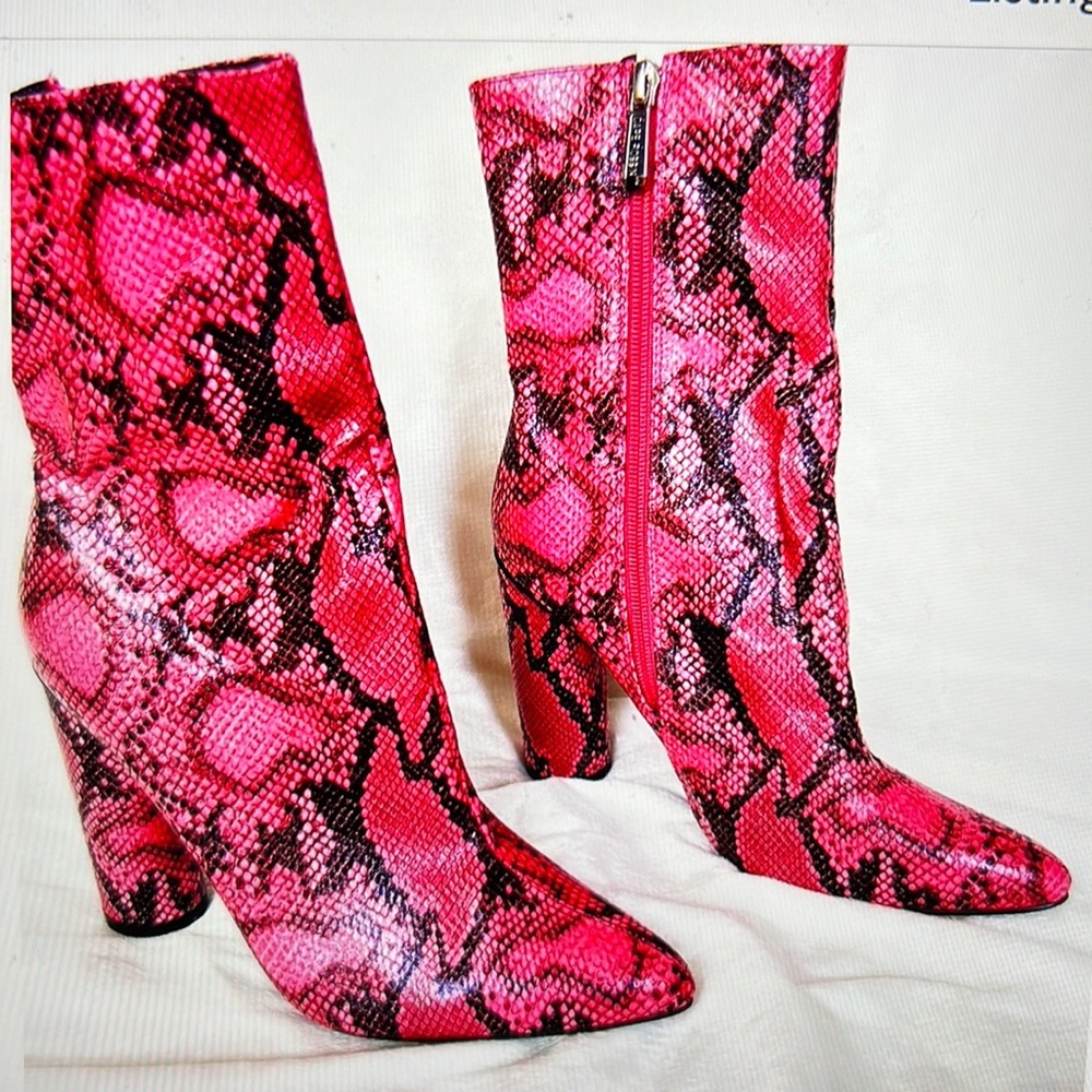 NWOBOX Cape Robbin Pink Snakeskin Booties